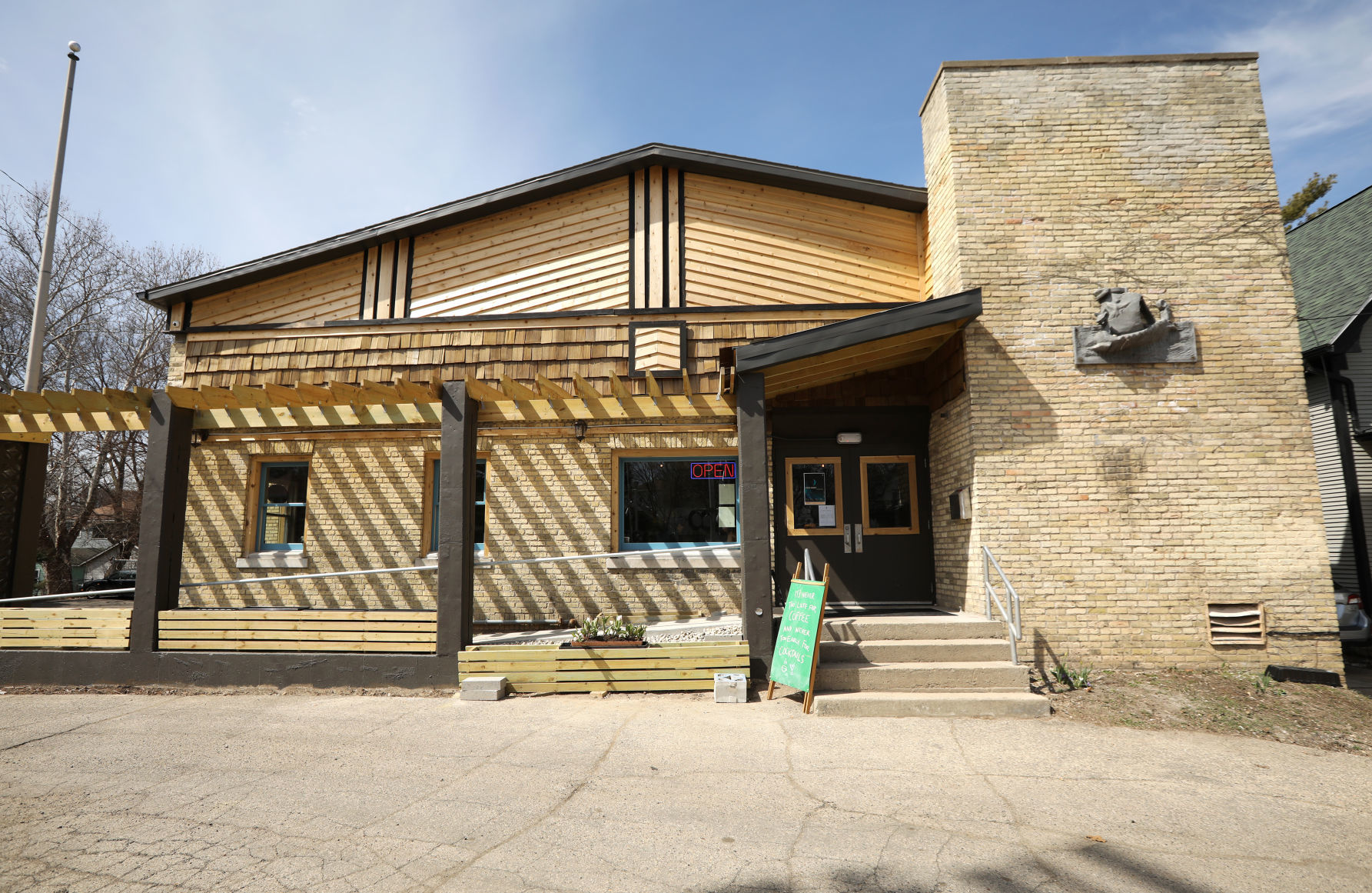 Winnebago Cafe exterior